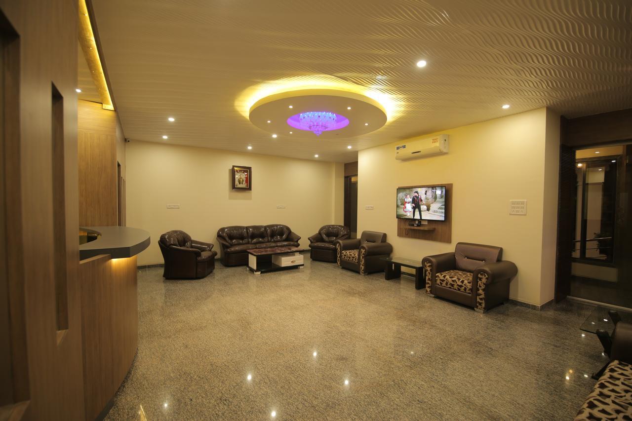 Saubhagya Inn International Lucknow Exterior foto